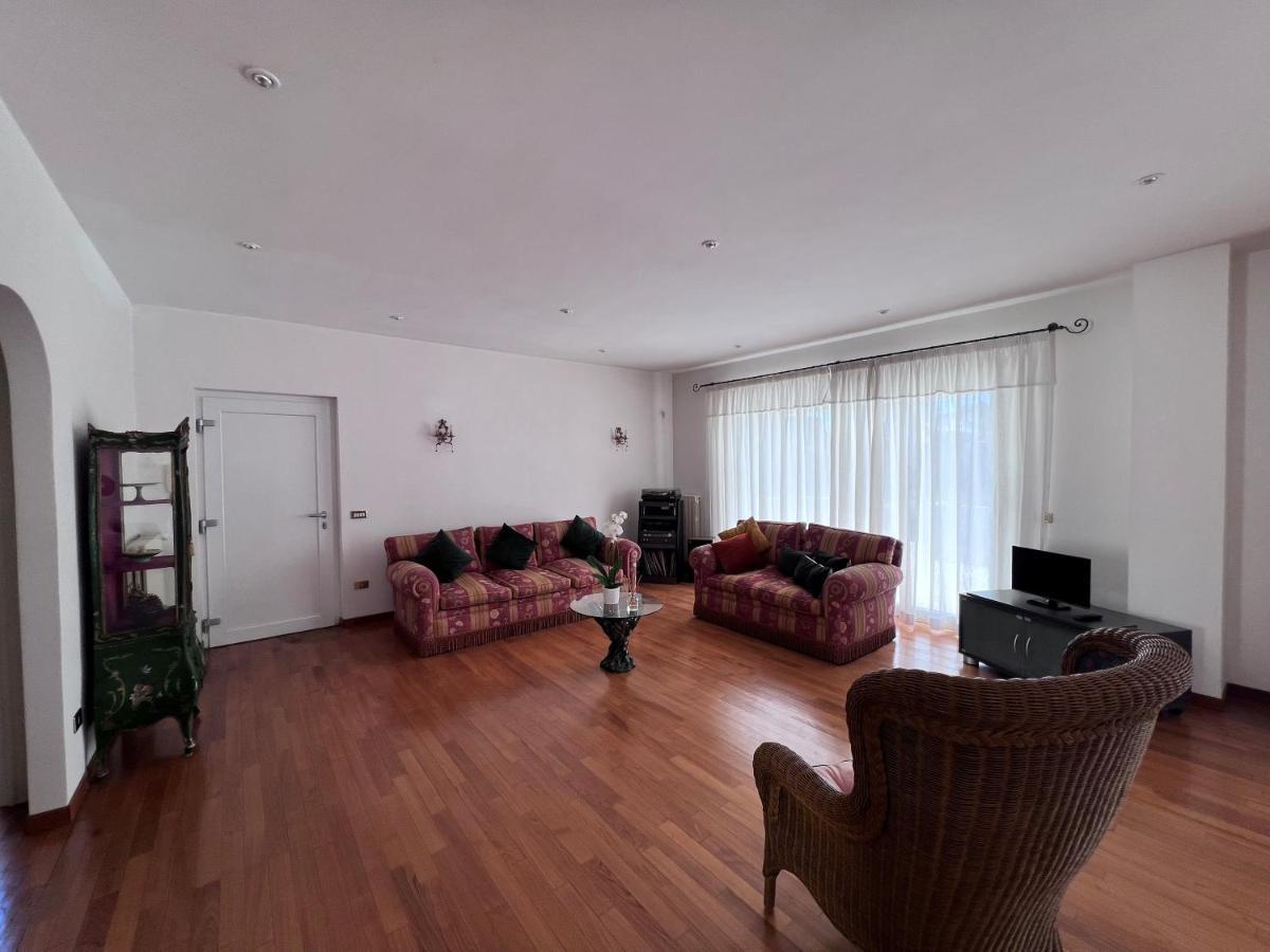 Villa Luxury Roma Marco Simone Exteriör bild